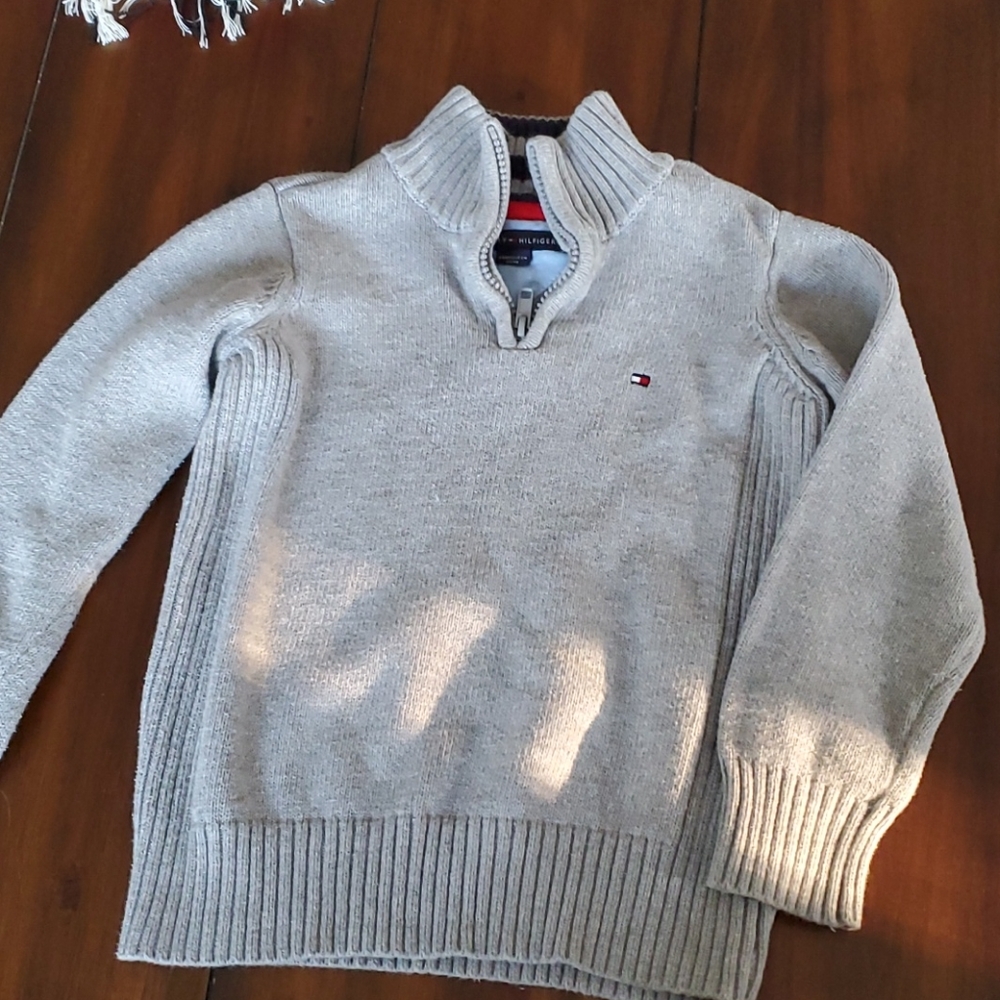 Tommy Hilfiger gray pullover sweater